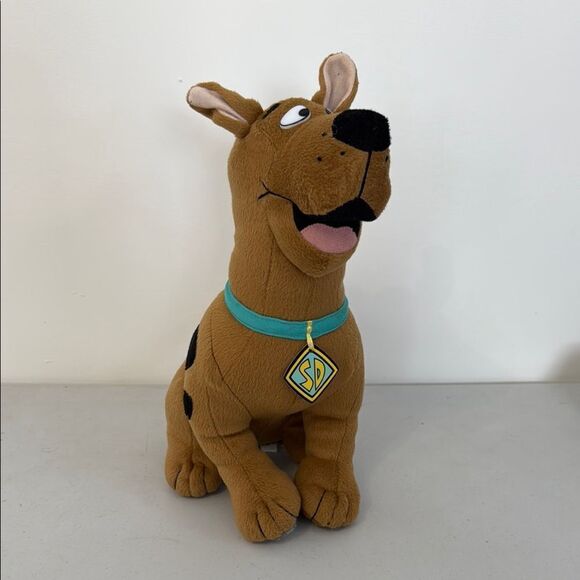 Scooby Doo Other - Scooby-Doo Brown Plush Dog Toy